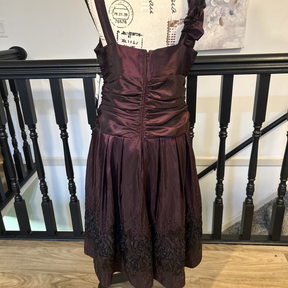 SL Fashions ~ Eggplant Purple V-Neck Pleated Fit & Flare Party Dress 8P NEW $128 - Picture 3 of 12